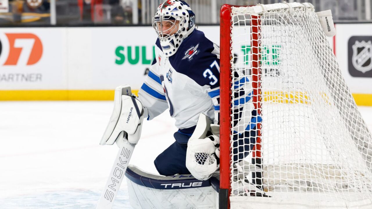 A website has appeared on the Internet that tracks how much money Hellebuyck loses during his suspension.